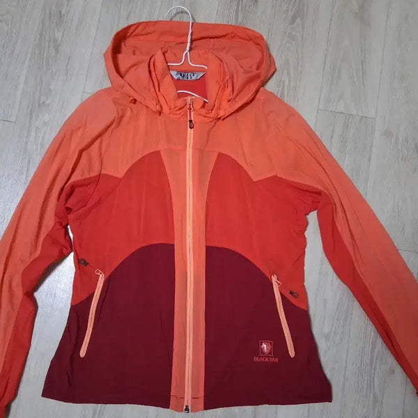 [BUNJANG] Black Yak, Eider, Nepa Bundle Set - Windbreaker Jacket, Short Sleeve T-Shirt, Long Sleeve T-Shirt / 55사이즈 아웃도어 3벌 15000