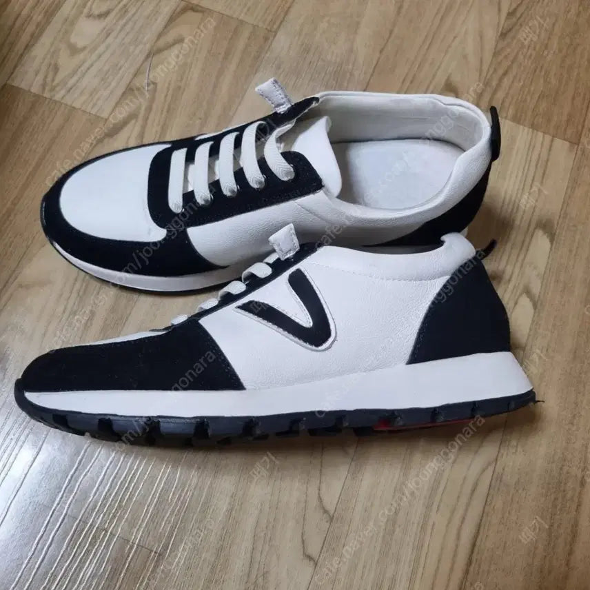 [BUNJANG] Genuine Leather Sneakers Size 245 / 천연 소가죽  스니커즈 245 새제품