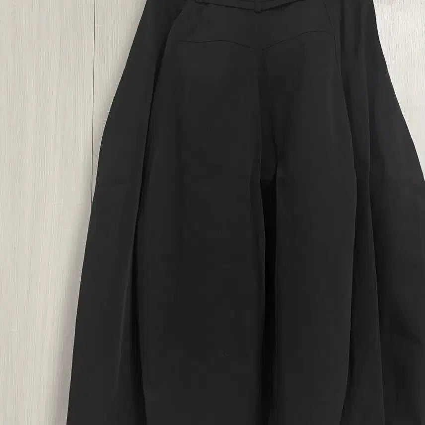 [BUNJANG] ETHOS Waist Balloon Skirt Black / ETHOS 에토스 웨이스트 벌룬 스커트 블랙