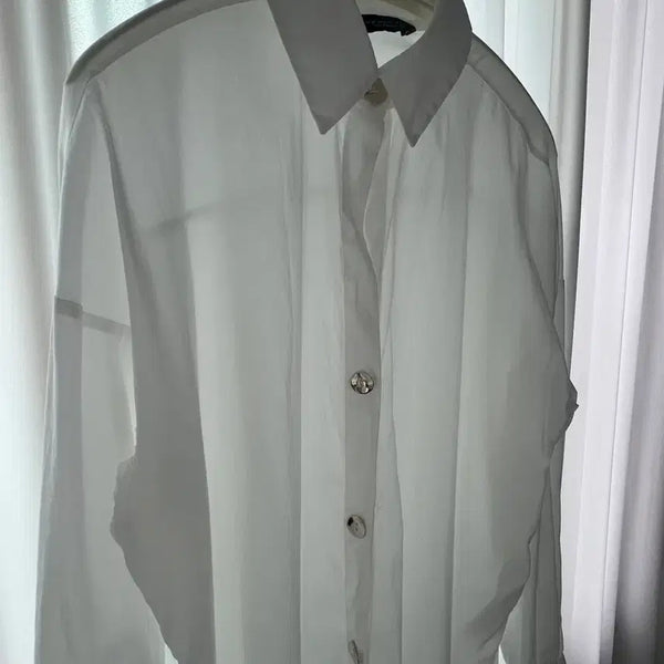 [BUNJANG] ZARA Point Button White Shirt (Loose Fit) / ZARA 포인트 버튼 화이트 셔츠 (루즈핏 스타일)