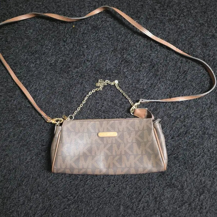 [BUNJANG] Michael Kors Monogram Shoulder Bag Brown / 마이클코어스 숄더백 브라운