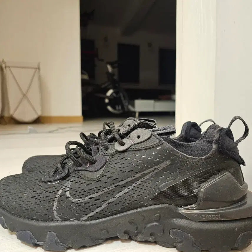 [BUNJANG] Nike React Vision Triple Black Sneakers / 나이키 운동화