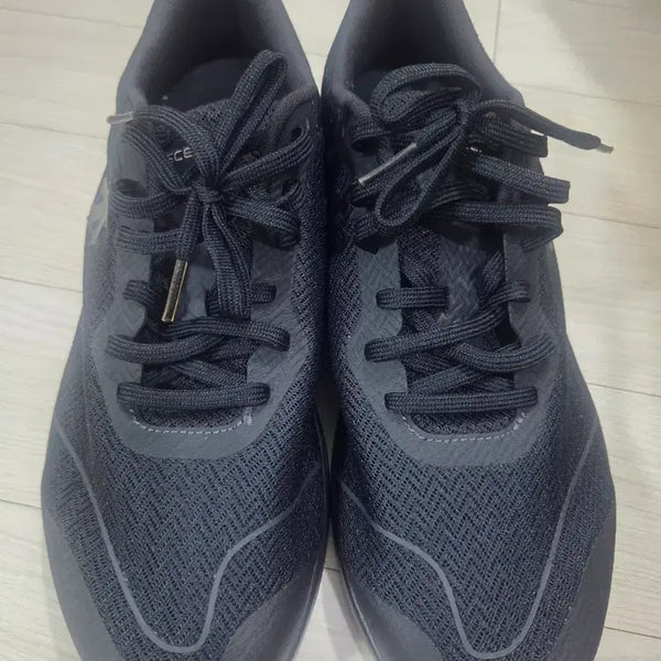 [BUNJANG] Descente Delta Pro Mild Sneakers / : 데상트 델타프로 마일드 (Delta Pro Mild)