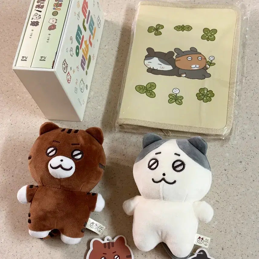 [BUNJANG] TINTIN'S TIKLE Comic Books Vol. 1 & 2 with Special Bonus Book Cover / 틴틴팅클 만화책 1권, 2권, 특별부록, 특전 북커버
