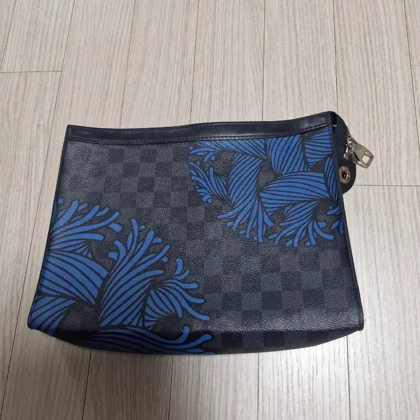 [BUNJANG] Louis Vuitton Damier Pattern Clutch / 루이비통 다미에 패턴 클러치