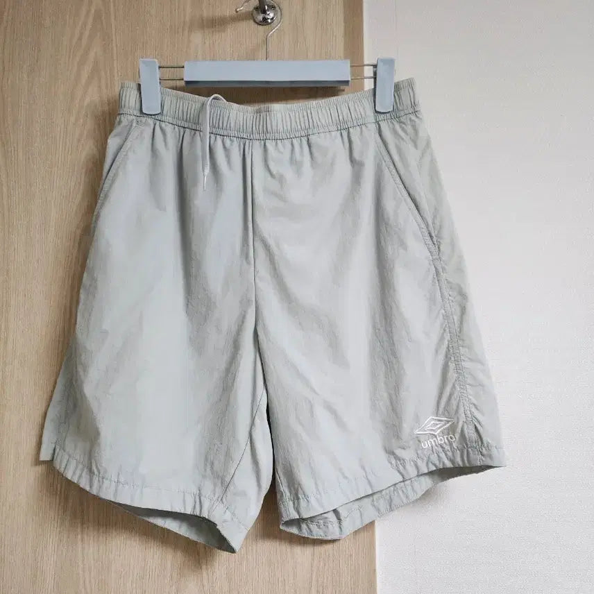 [BUNJANG] Umbro Shorts Mint Green Size 75 / 엄브로 반바지 판매