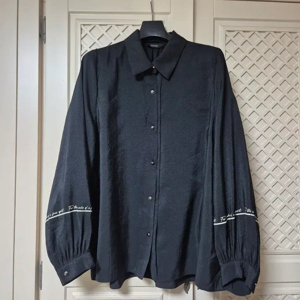 [BUNJANG] Blue Pepe Lettering Blouse / 블루페페 레터링 블라우스