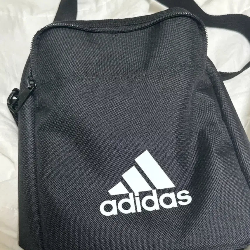 [BUNJANG] Adidas Logo Crossbody Bag / 아디다스 크로스백 팔아용!