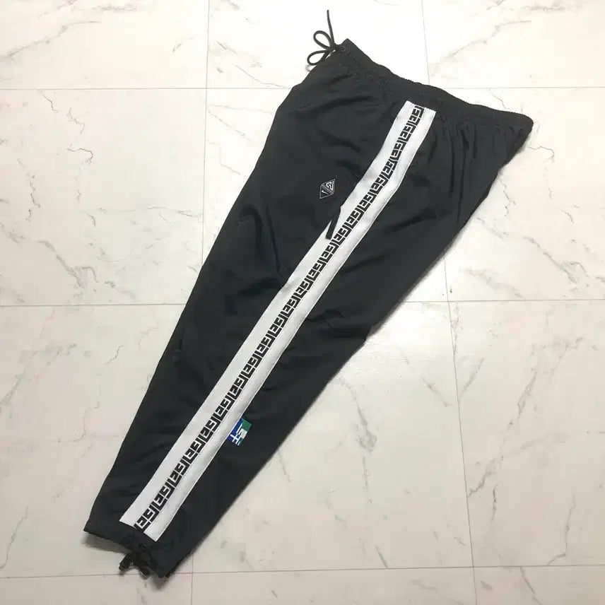 [BUNJANG] Nike Giannis Nylon Track Pants XXL CD9553-010 / (거의 새것)나이키 지아니스 나일론 트랙팬츠 XXL 36-38