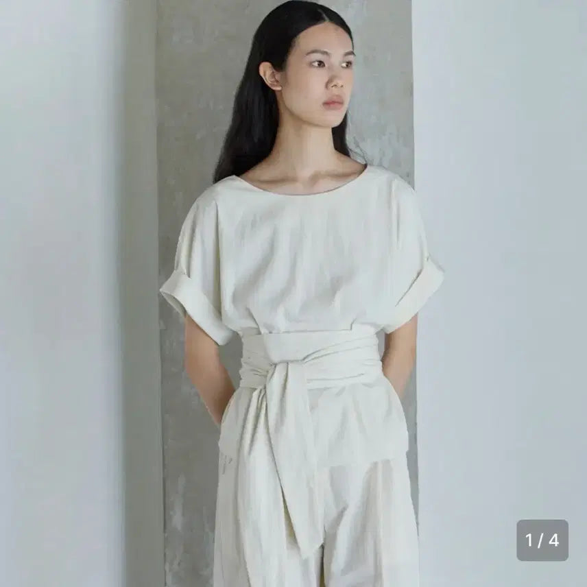 [BUNJANG] Notia Two-Way Strap Blouse / 노티아 투웨이 스트랩 블라우스