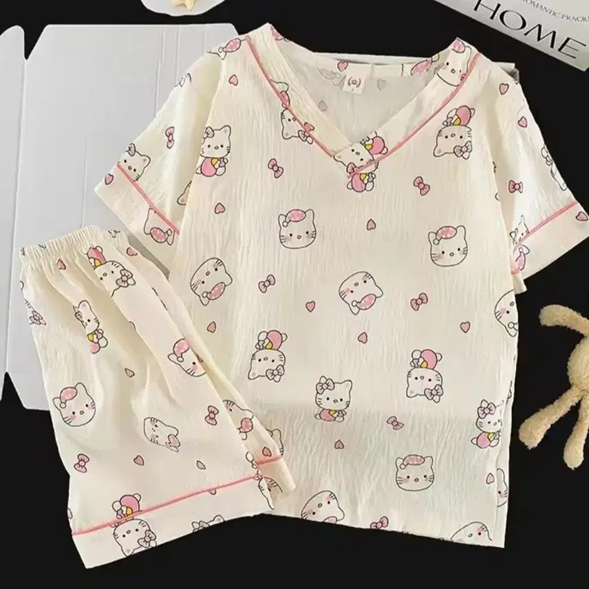[BUNJANG] Hello Kitty V-Neck Pajama Set / 헬로키티 브이넥 잠옷세트