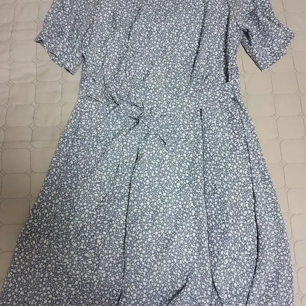 [BUNJANG] Sky Blue Floral Chiffon Dress / 하늘색 잔꽂 패턴 쉬폰 원피스