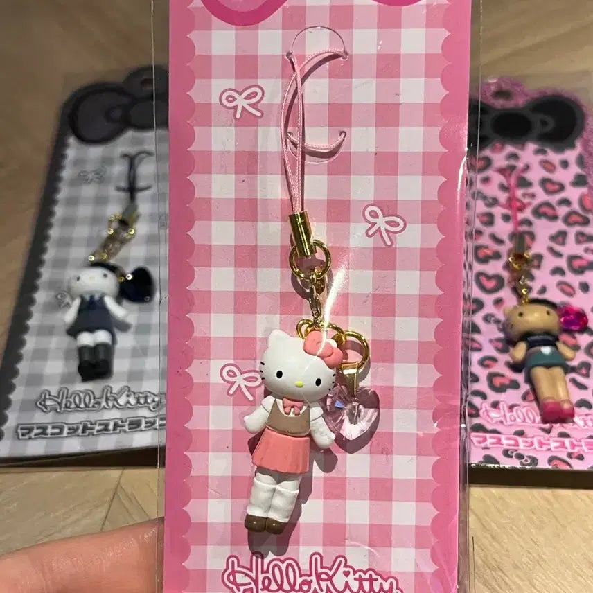 [BUNJANG] Sanrio Hello Kitty Strap School Uniform Kitty / 산리오 헬로키티 스트랩 교복키티