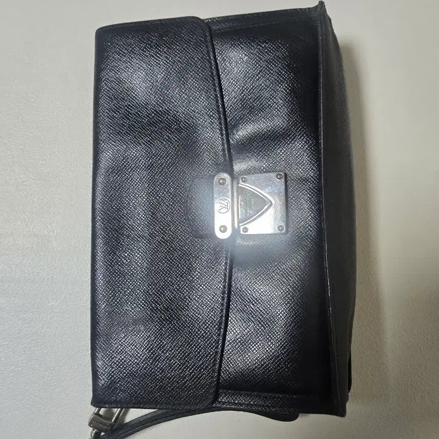 [BUNJANG] Louis Vuitton Men's Black Clutch / 루이비통 남성 클러치 블랙