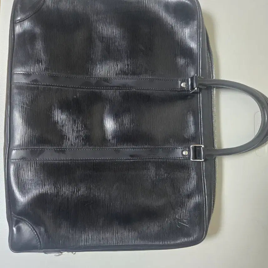 [BUNJANG] Louis Vuitton Epi Leather Bag Black / 루이비통 에피 가방 블랙