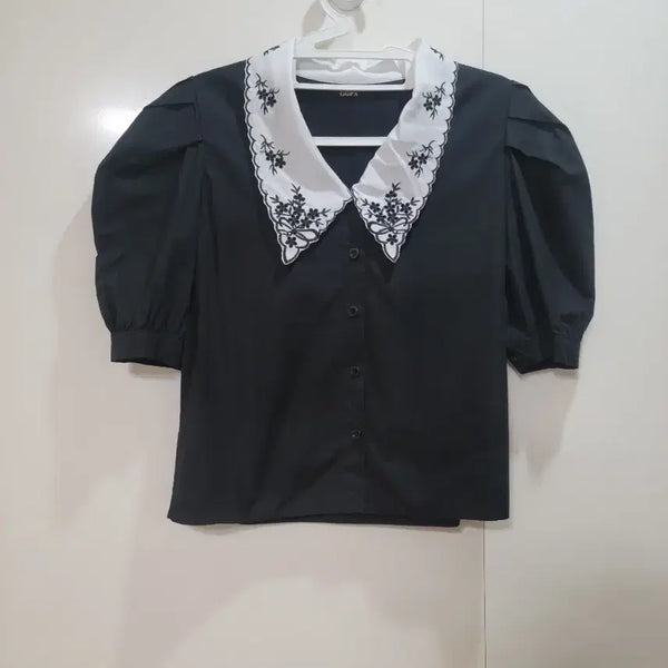 [BUNJANG] GGPX Black Embroidered Collar Puff Blouse / GGPX 블랙 자수 카라 퍼프 블라우스