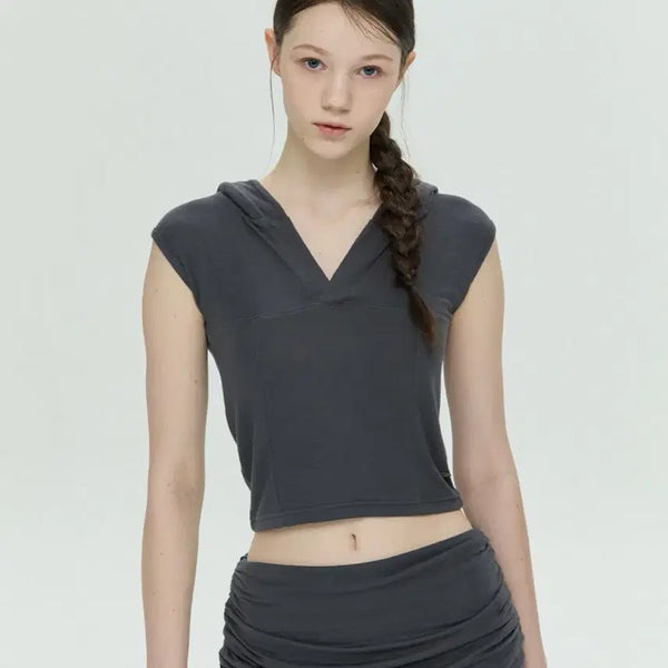 [BUNJANG] Romantinue Hooded Sleeveless Crop Top Charcoal / 로맨티누어 후드 슬리브리스 크롭 탑 챠콜