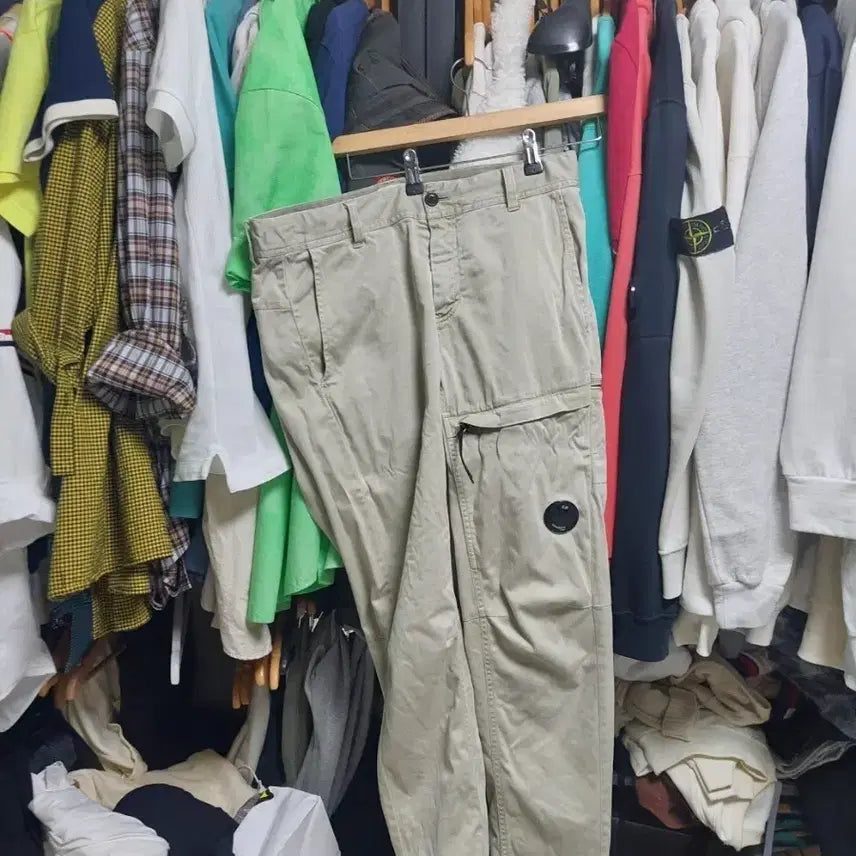 [BUNJANG] CP Company Cargo Pants Khaki Size 82 / CP컴퍼니 카고 바지 연카키 82 백화점판