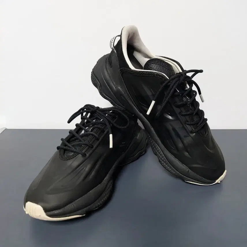 [BUNJANG] Adidas Ozweego Celox Core Black Low-Top Sneakers (230mm) / 아디다스 오즈위고 셀록스 코어블랙 (230mm)