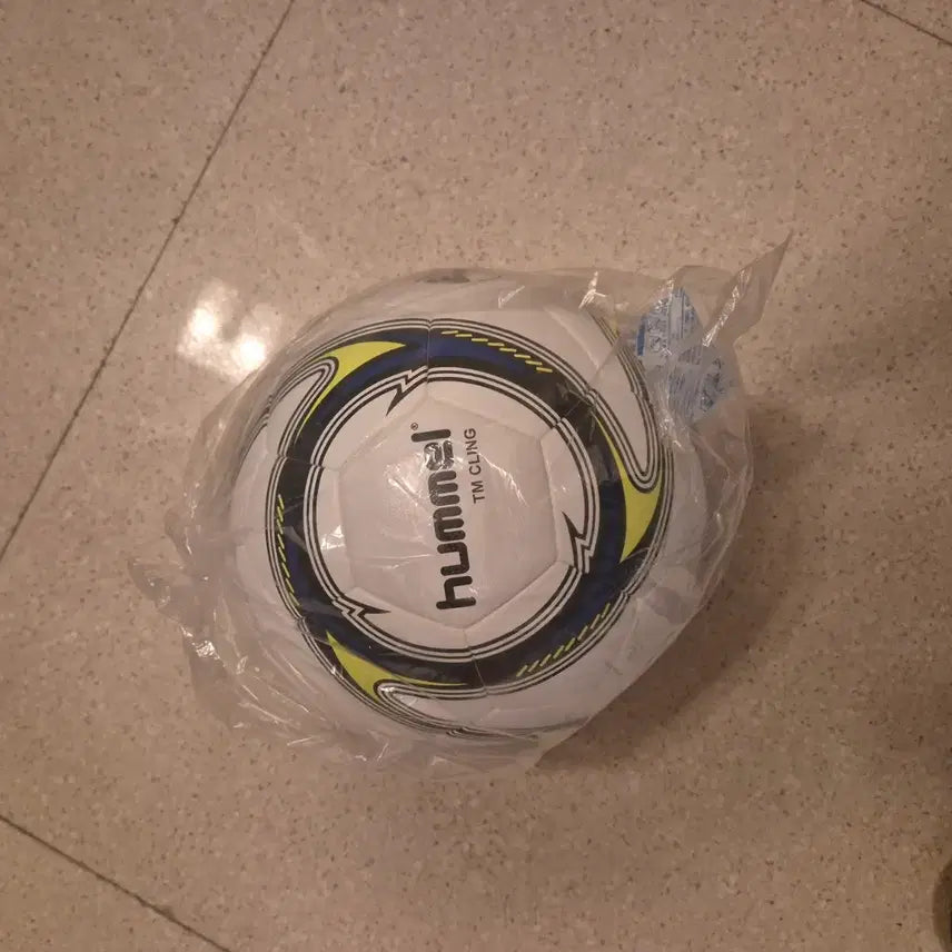 [BUNJANG] Hummel Size 5 Soccer Ball / 험멜 5호 축구공(새상품)