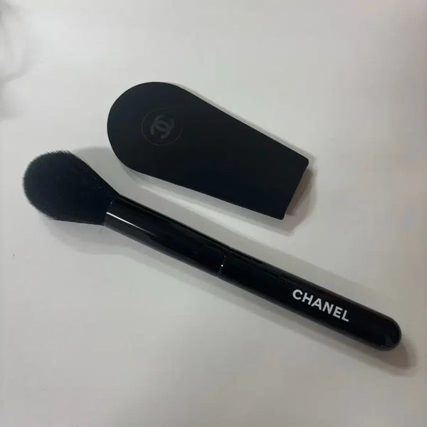 [BUNJANG] Chanel Face Brush 107 New / 샤넬 페이스브러쉬 107 새제품