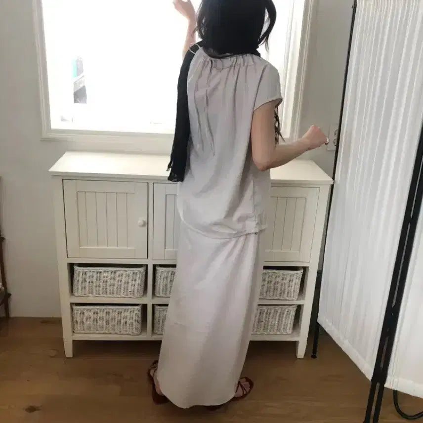 [BUNJANG] Aruke Soft Shirring Blouse + Long Skirt Set-up (Light Gray) / 새상품)아루크 소프트셔링 블라우스+롱 스 커트 셋업