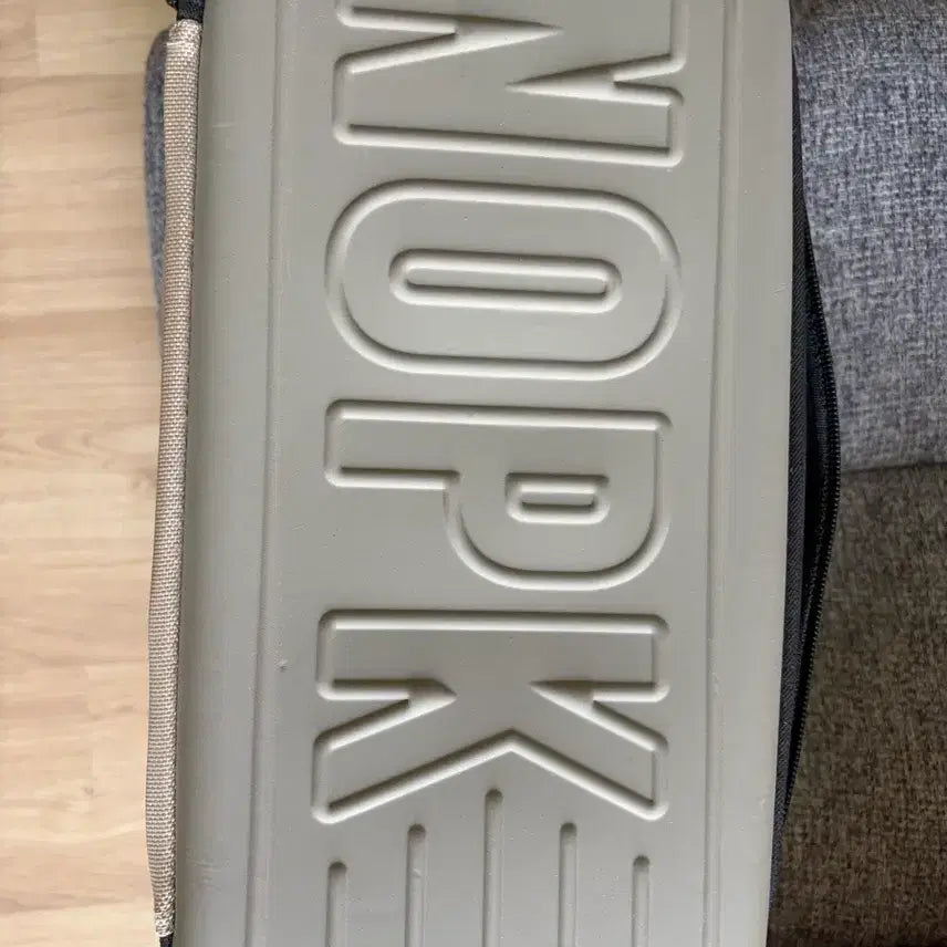 [BUNJANG] Notifiction x Paris Baguette Collaboration Cooler Bag / 노피케이션수납(파리바게트 콜라보) 쿨러백