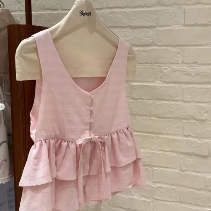 [BUNJANG] SINOON V-Neck Vest Blouse / 시눈 브이넥 베스트 블라우스