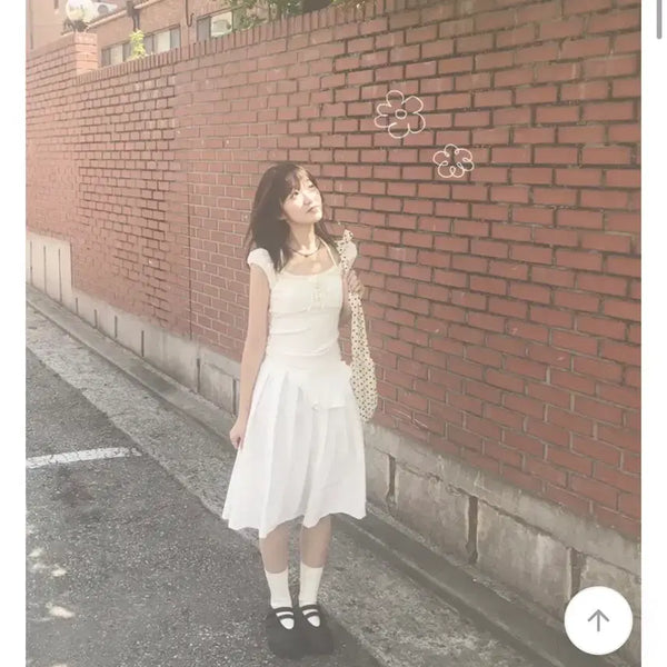 [BUNJANG] Frill Mini Bag & Pleated Flare Nylon Long Skirt White / 프릴 미니 백 & 플리츠 플레어 나일론 롱스커트 화이트