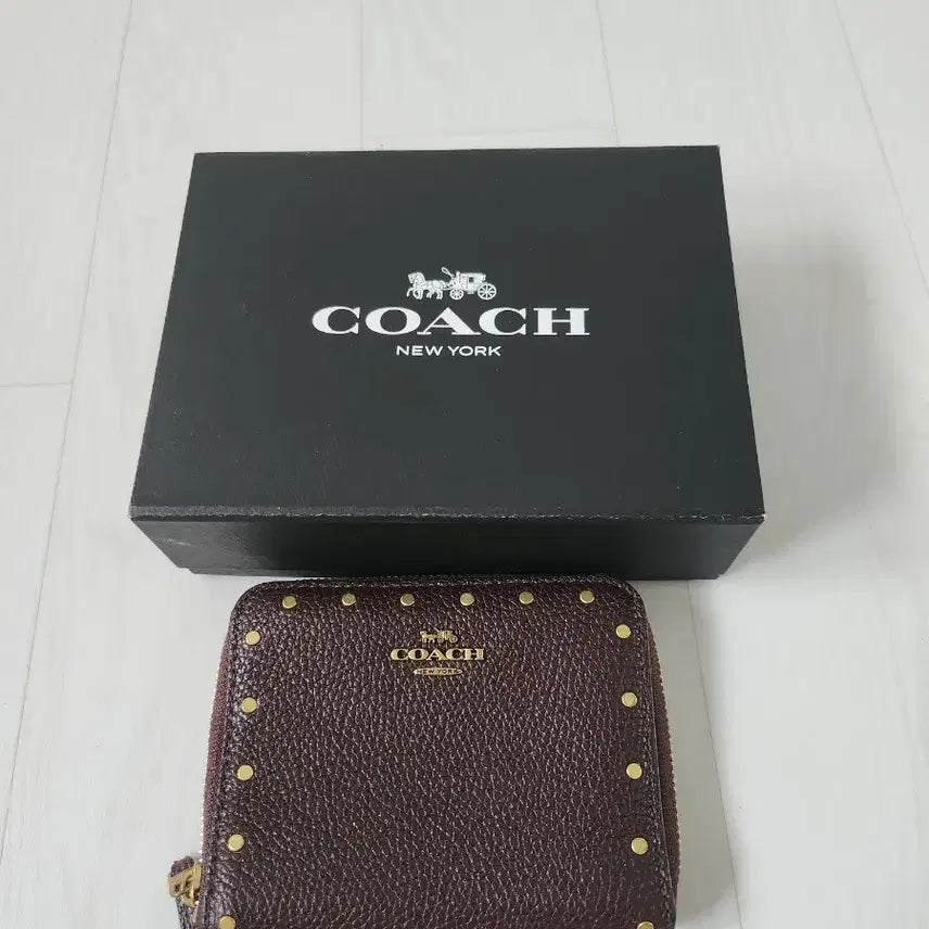 [BUNJANG] Coach Studded Women's Wallet Burgundy / 코치 스터드 여성 반지갑 버건디