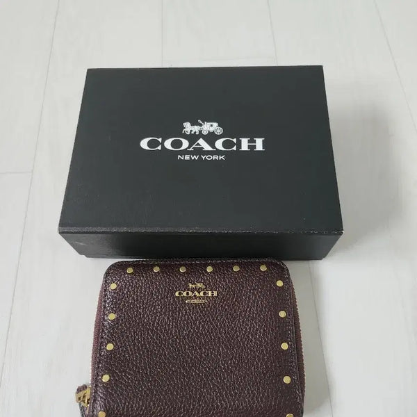 [BUNJANG] Coach Studded Women's Wallet Burgundy / 코치 스터드 여성 반지갑 버건디