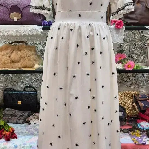 [BUNJANG] Long Dress with Lace Detail / 이쁜 롱원피스 (55 66)