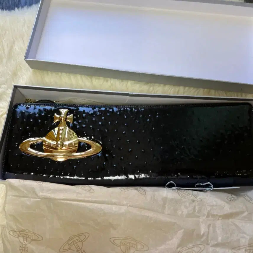 [BUNJANG] Vivienne Westwood Black Enamel Ostrich Pattern Chain Clutch Bag / 비비안웨스트우드 블랙 에나멜 롱 클러치 백