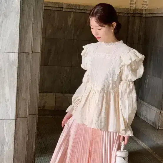 [BUNJANG] Bycinny Jane Frill Blouse / 바이씨니 제작 제인 프릴 블라우스
