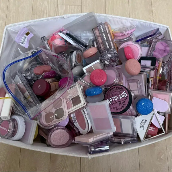 [BUNJANG] Personal Color Matching Makeup Bundle (Palette, Lip, Blush + Extras) / 메이크업 제품 묶음 판매 (퍼드려요..)