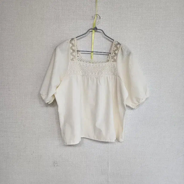 [BUNJANG] Ivory Square Neck Lace Blouse / 아이보리 스퀘어넥 레이스 블라우스 (새제품 )