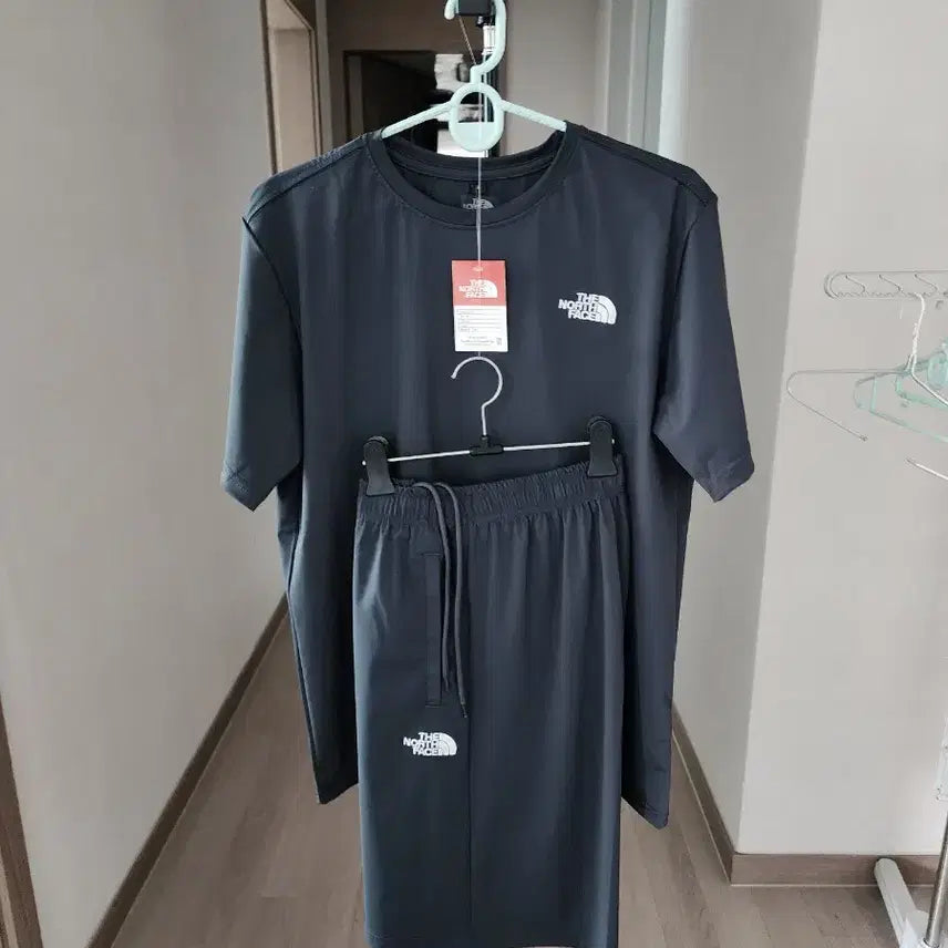 [BUNJANG] The North Face Embroidered Logo Cooling Shorts Set - Charcoal, L (100) / 노스페이스 자수로고 냉감반바지세트 먹색L 100