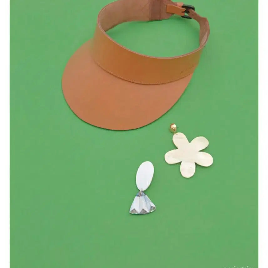 [BUNJANG] AWESOME NEEDS Leather Sun Visor / 어썸니즈 모자 레더 가죽 선 바이저