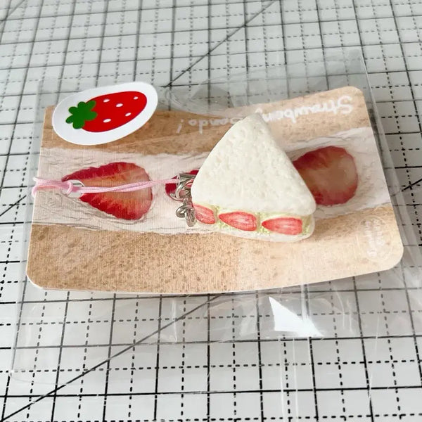 [BUNJANG] Jjondeuk Studio Strawberry Sando Keychain (Mint Condition) / 쫀득스튜디오 딸기산도 키링 미개봉 양도