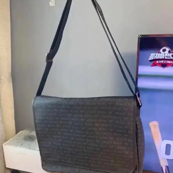 [BUNJANG] Giorgio Armani Men's Messenger Bag / 알마니 아르마니 남성 메신저백 크로스백