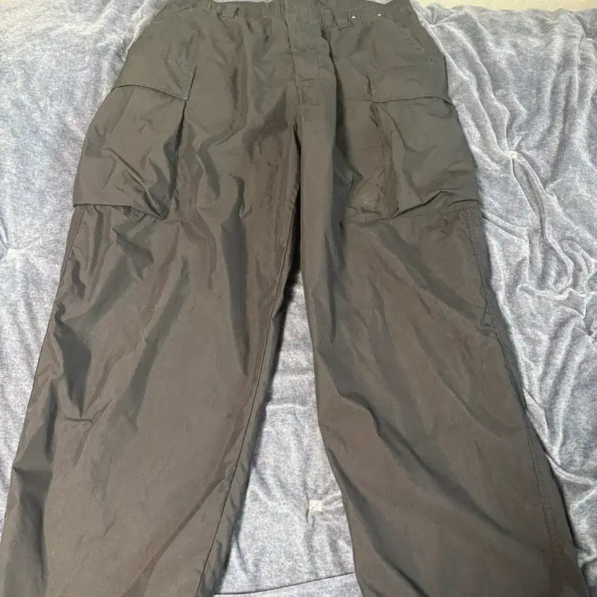 [BUNJANG] Uniqlo Wide Fit Cargo Pants Black XL / 유니클로 와이드핏 카고팬츠 블랙 XL