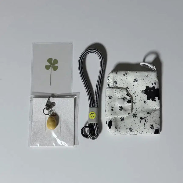 [BUNJANG] Four-Leaf Clover Wallet Pouch Set with Cat Charm / 토이키링 네잎클로버 지갑 파우치 세트 고양이