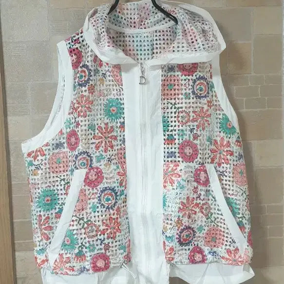[BUNJANG] Women's Summer Punching Hooded Vest / 여성 여름펀칭후드조끼(새옷)