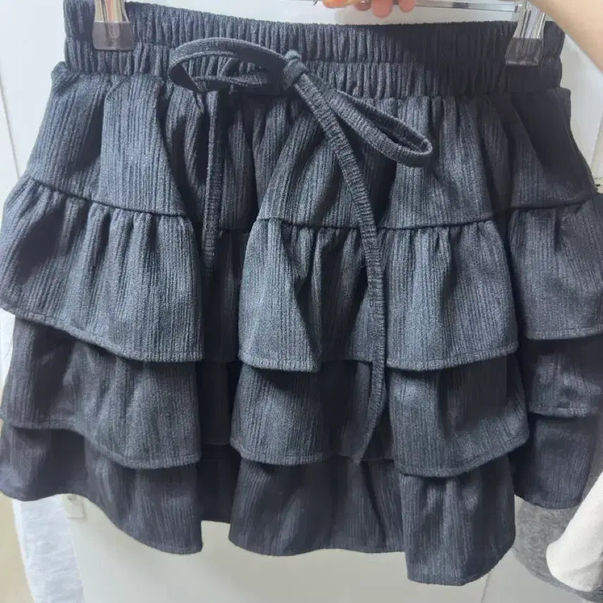 [BUNJANG] Women's Frill Short Skirt / 새상품 여성 프릴 숏치마