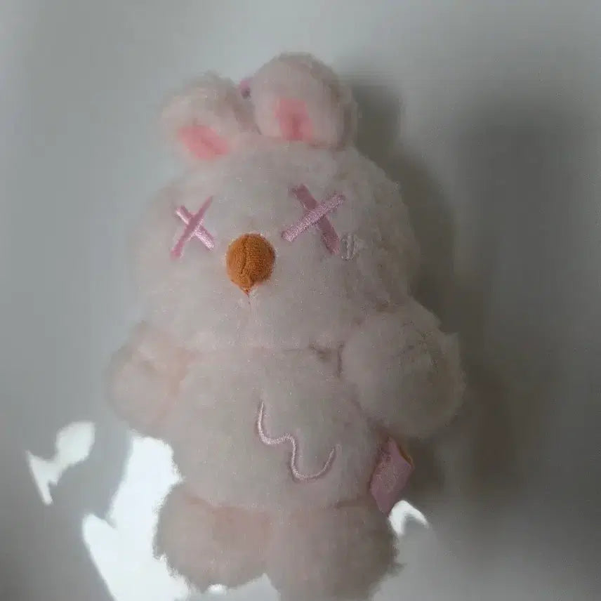 [BUNJANG] Shinwoo Artist The Cold Hug Plush Snow Bunny Doll Keyring / 신우 작가 더 콜드 허그 플러시 스노우 버니 인형 키링