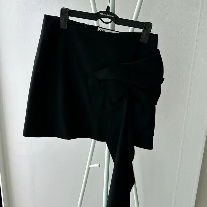 [BUNJANG] Zara Asymmetric Black Mini Skirt Size M / 자라 애씨메트릭 블랙 미니 스커트 M사이즈