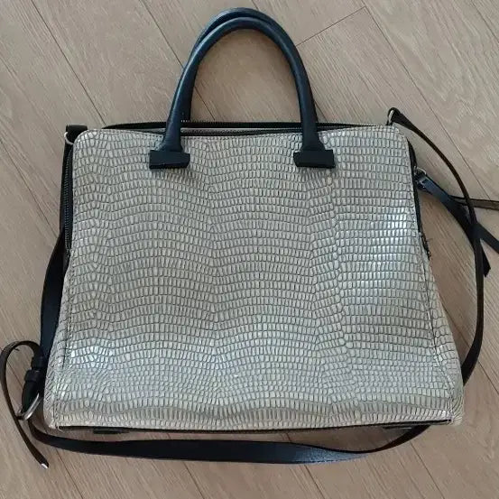 [BUNJANG] Loose & Lounge Snakeskin Pattern Tote Bag / 루즈앤 라운지 토트백