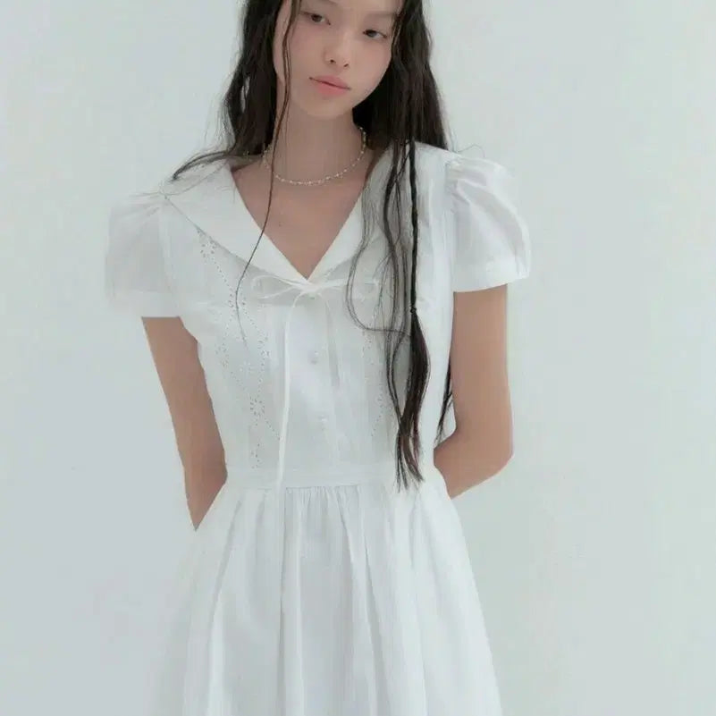 [BUNJANG] FLOUM Daisy Punching Dress / 플로움 데이지 펀칭 원피스