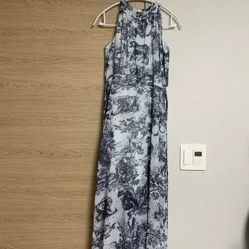[BUNJANG] Twice Tzuyu Halterneck Dress / 트왈드주이 홀터넥 원피스