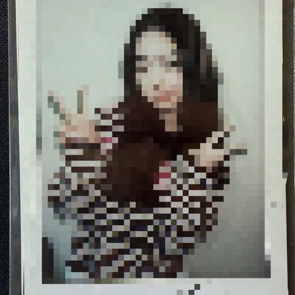 [BUNJANG] tripleS Kim Sumin Signed Polaroid / 트리플에스 김수민 싸인 폴라로이드
